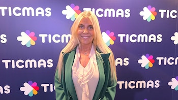 Gabriela Azar y el nuevo paradigma educativo, un fuerte debate que se planteó en el auditorio de Ticmas en la Feria del Libro