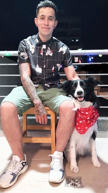 Trabaja como jefe de cocina