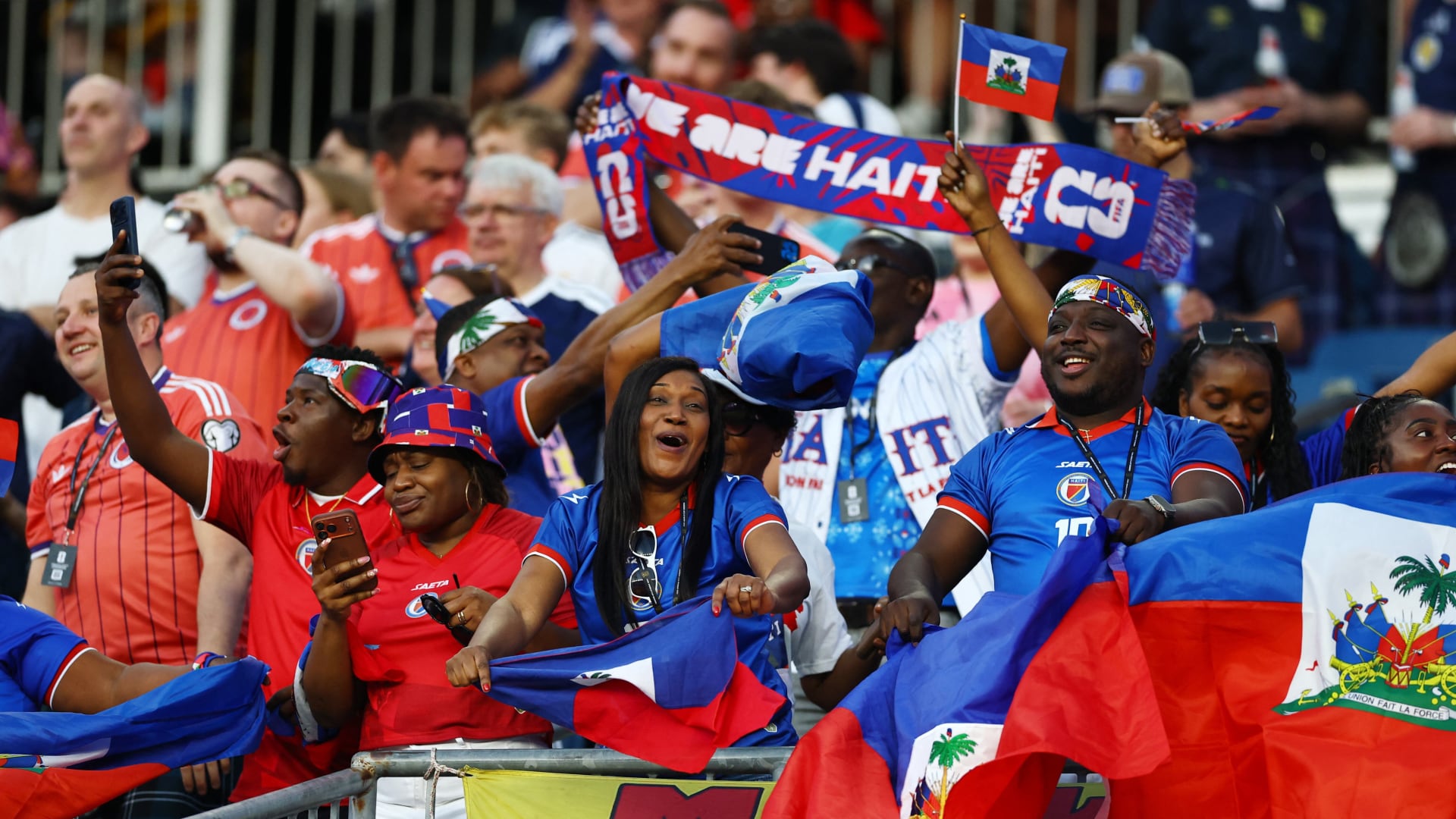 Hinchas de Haití en la previa del choque ante Escocia por Mundial 2026 - Crédito: Reuters.