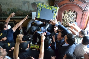 La fiscal Leonor Morales Lazo fue destituida del Ministerio Público de Guatemala junto a otros seis fiscales de su sección.