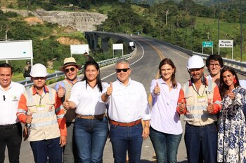 Presidente Duque entrega puente con