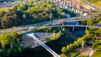 Una mujer enferma y en