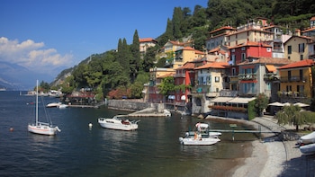 La nueva regulación de Varenna también limita a 25 personas los grupos turísticos y las visitas guiadas en el centro histórico (Wikipedia)