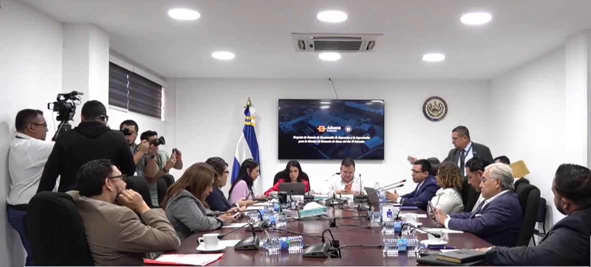 La Comisión de Hacienda aprobó un refuerzo presupuestario de 2.5 millones de dólares para la Dirección de Mercados Nacionales en El Salvador./(Asamblea Legislativa)