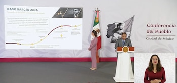 Omar Reyes Colmenares, director de la Unidad de Inteligencia Financiera dio a conocer cómo fue el esquema de robo de recursos públicos a empresas fachadas y triangulación de recursos Foto: Captura de pantalla transmisión Youtube Claudis Sheinbaum
