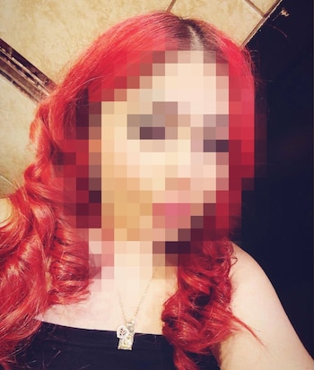 La menor de edad salió