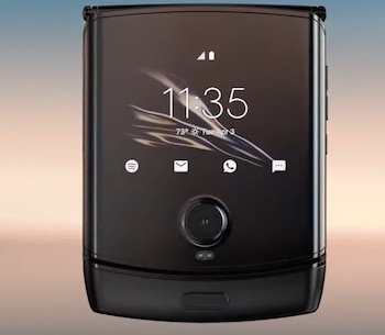 En la parte exterior tiene