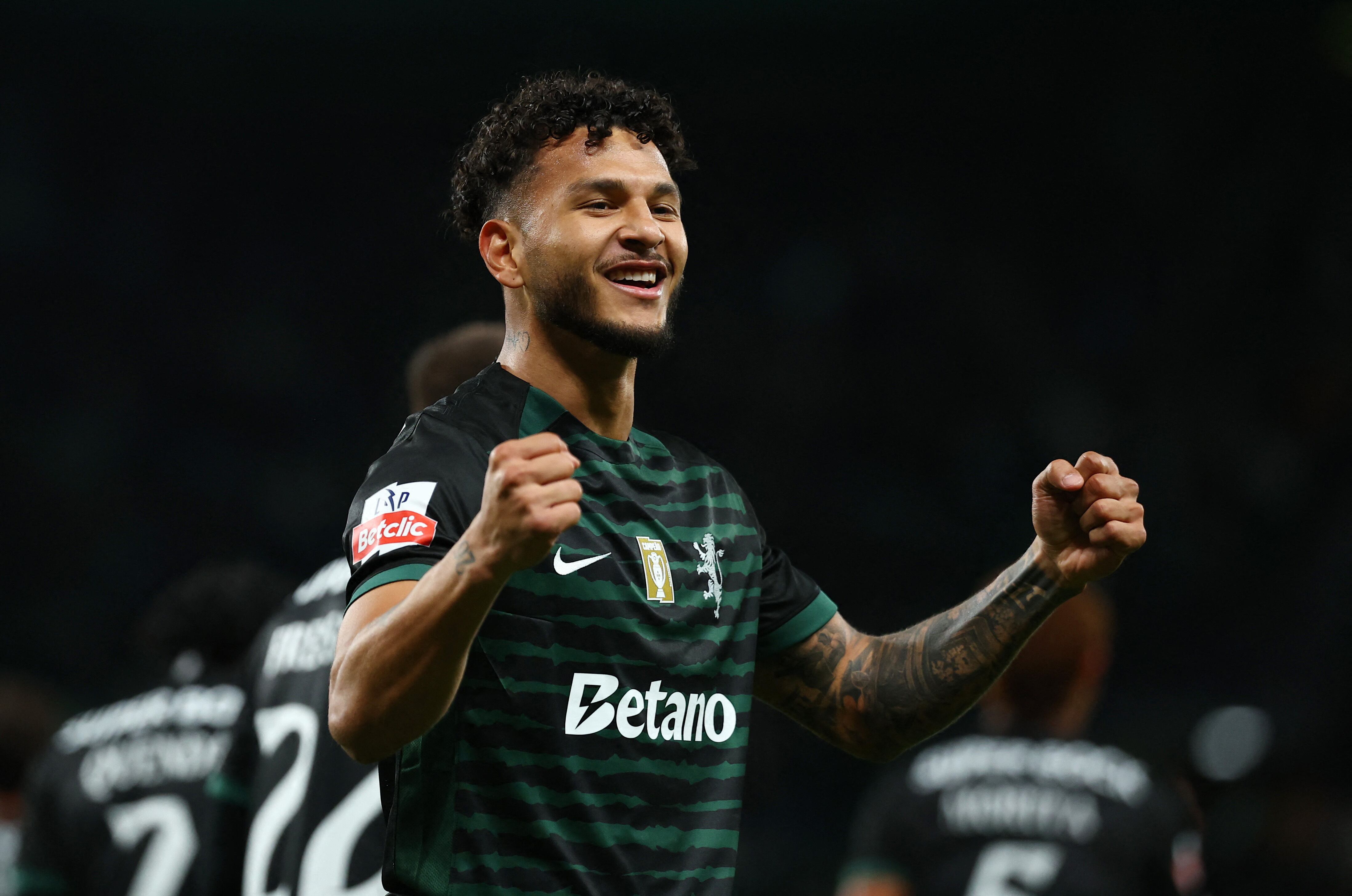 El delantero Luis Suárez fue la gran figura de su equipo, Sporting, en la goleada ante Estrela Amadora - crédito Pedro Nunes/REUTERS