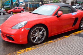 Uno de los vehículos secuestrados