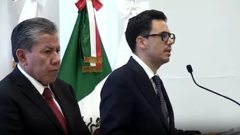 A la Izquierda el gobernador Monreal y en el micrófono el secretario de gobierno. Crédito: Gobierno de Zacatecas
