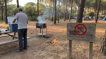 Ni coches ni tractores por el monte ni barbacoas: estas son las actividades prohibidas en el campo de Andalucía por su potencial de provocar fuegos en minutos
