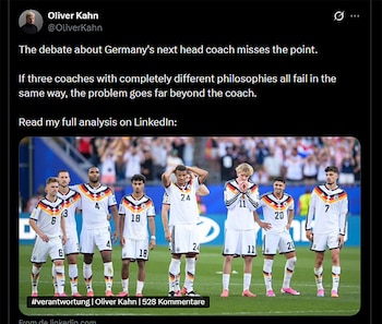 Screenshot de una publicación de Oliver Kahn en redes sociales con un texto en inglés y una foto de siete futbolistas de la selección alemana en el campo