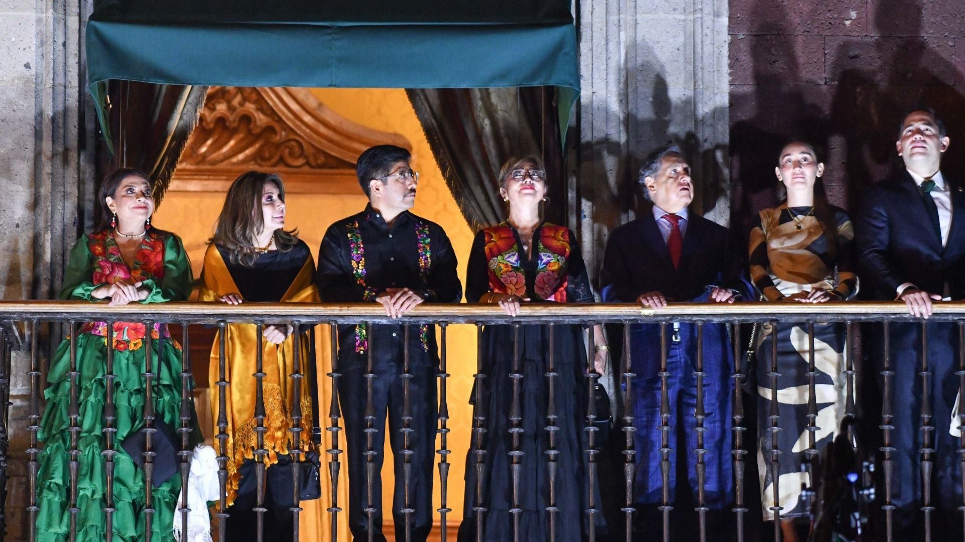 Integrantes del Gabinete Legal y Ampliado, la jefa de Gobierno de la Ciudad de México y representantes de los poderes Legislativo y Judicial asistieron a la ceremonia en Palacio Nacional. (Cuartoscuro)