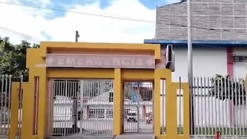 Todos los lesionados recibieron atención médica en el Hospital Julio César Damarini Caro donde uno de los estudiantes permanece en estado crítico - Créditos: Captura de pantalla de Panamericana TV.