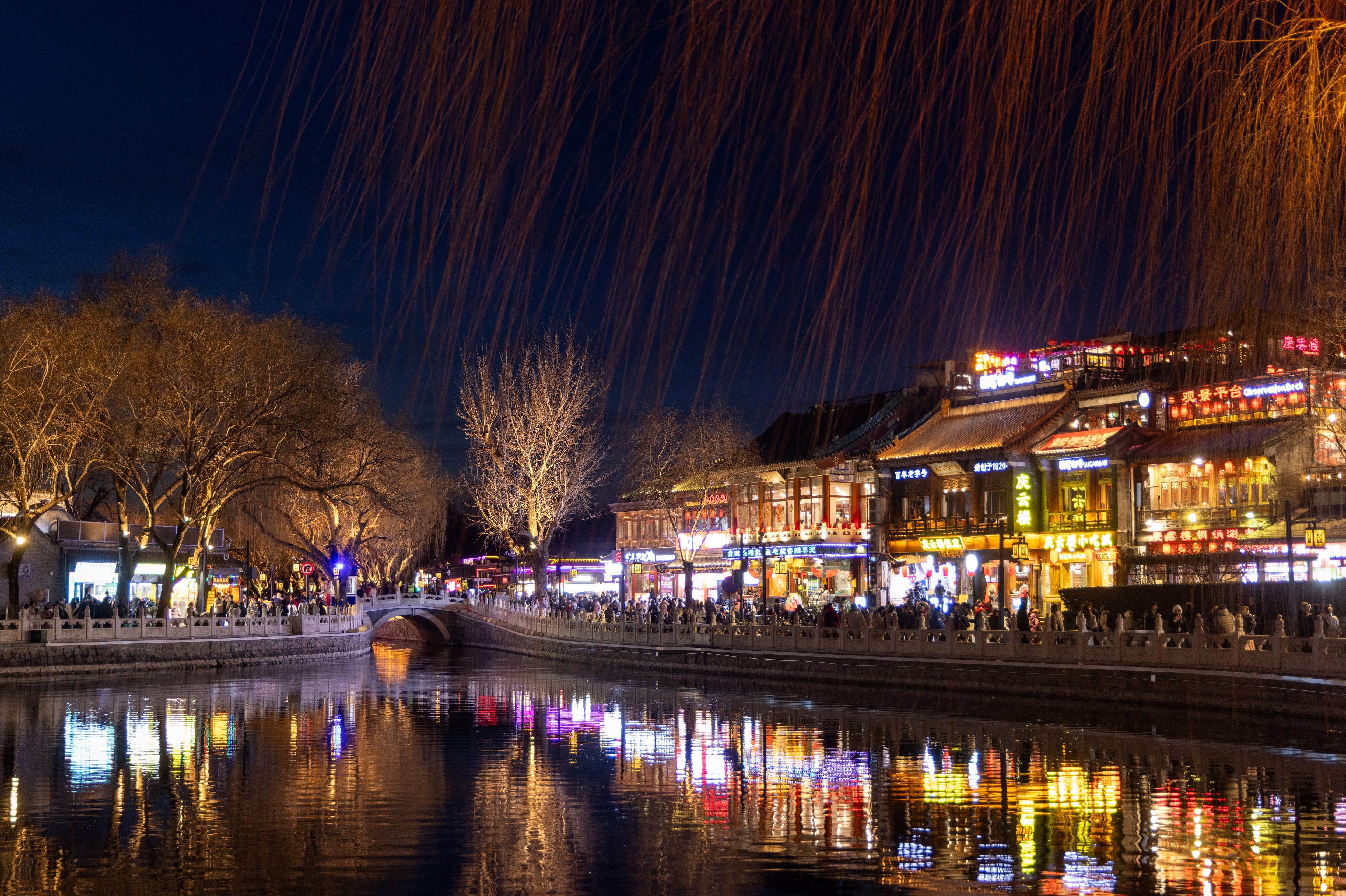 Beijing revela su vida nocturna en hutongs y espacios industriales, los colectivos culturales organizan fiestas en iglesias, parques y restaurantes (REUTERS/Maxim Shemetov)