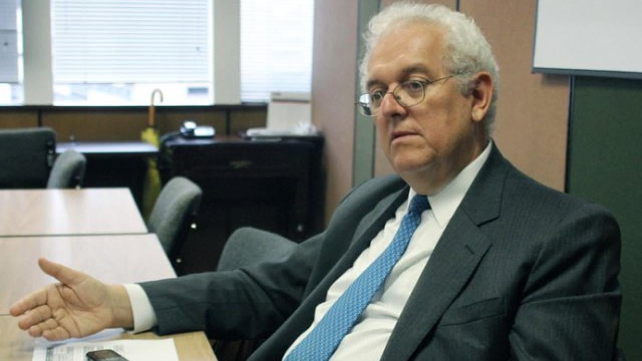 Ocampo dice que De la Espriella no recibe un desastre, pero sí una bomba fiscal