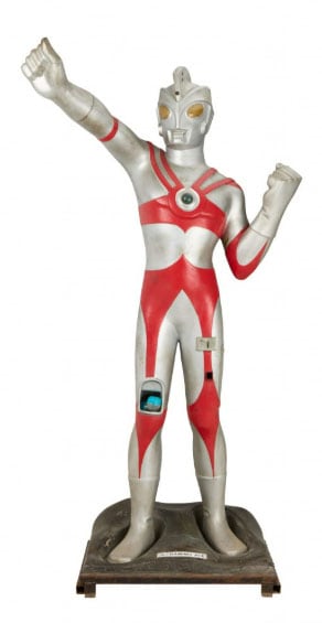 Máquina expendedora de Ultraman Ace. Foto Julien’s Auctions.