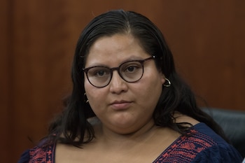 La senadora se tomó unos