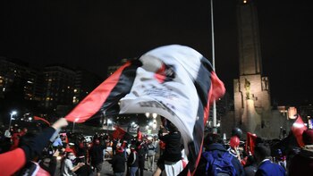 La caravana de hinchas de