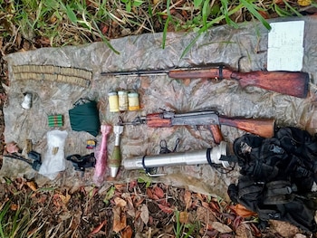 Los militares limpiaron las armas y las pudieron en manos de las autoridades - crédito Ejército Nacional