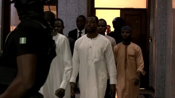 Cinco hombres enfrentan un juicio