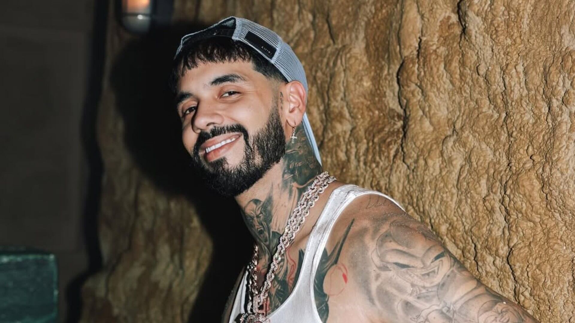 Anuel AA bajo escrutinio por citar a cárteles mexicanos en su música más reciente. (Instagram)