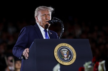 Donald Trump promovió la pena de muerte para grandes narcotraficantes, tratantes de personas y asesinos de policías en Mobile. (REUTERS/Leah Millis)