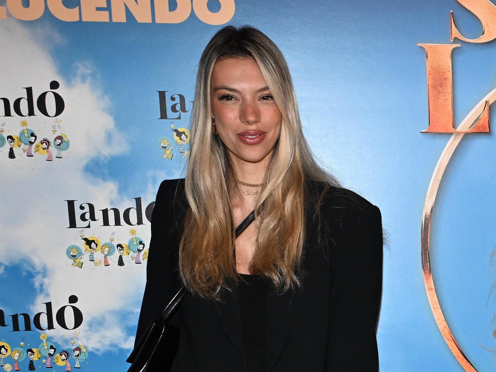 Alejandra Rubio excusa que Carlo Costanzia no atienda a la prensa en el estreno de Terelu Campos en Madrid