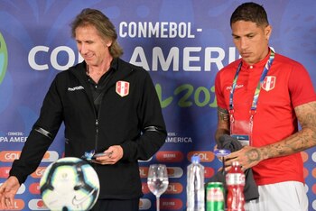 Ricardo Gareca y Paolo Guerrero