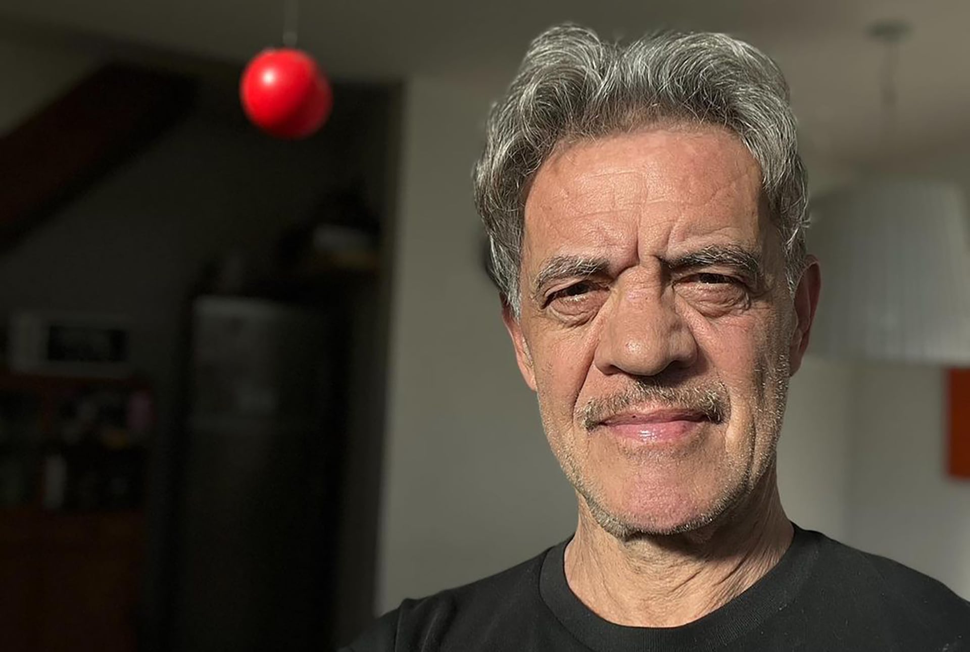 Jean Pierre Noher hace 5 años se sube a las tablas para interpetar la obra El cazador y el buen nazi