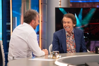 Raphael explicó en 'El Hormiguero' que sigue al pie de la letra las indicaciones médicas tras su recuperación