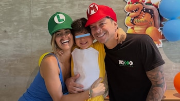 Mario Hart y Korina Rivadeneira reaparecen juntos en emotiva celebración tras la confirmación de su separación