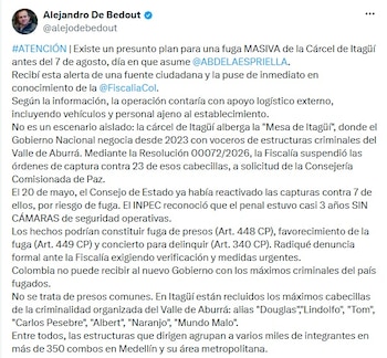 Alejandro de Benout, presidente del Concejo de Medellín, alertó sobre un supuesto plan de fuga de gran escala en la cárcel de Itagüí y aseguró que la maniobra se ejecutaría “antes del 7 de agosto, día en que asume @ABDELAESPRIELLA”, según escribió en sus redes sociales - crédito @alejodebedout/X
