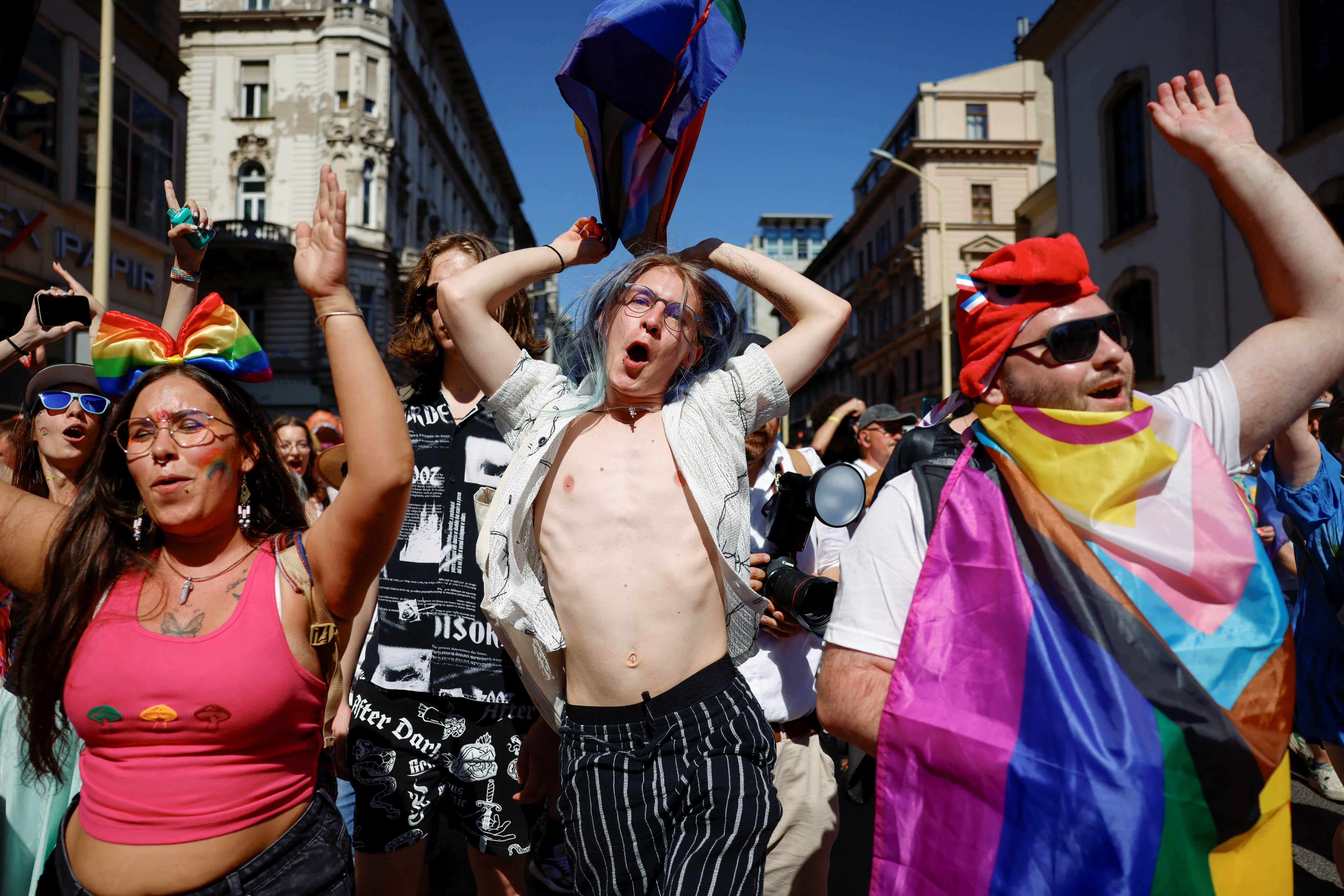 La marcha contó con el apoyo de decenas de políticos europeos y unos 70 europarlamentarios que viajaron a la capital húngara para sumarse al evento (REUTERS/Lisa Leutner)