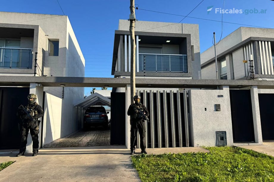 Una de las propiedades platense que fue allanada