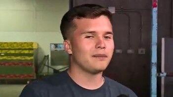 El hermano menor de Alejandra