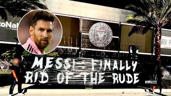 Los ultras del PSG desplegaron