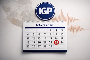 Calendario de pared mostrando mayo de 2026 con el día 29 marcado en rojo, logo azul del IGP, mapa difuso del sur de Perú y ondas sísmicas en el fondo.