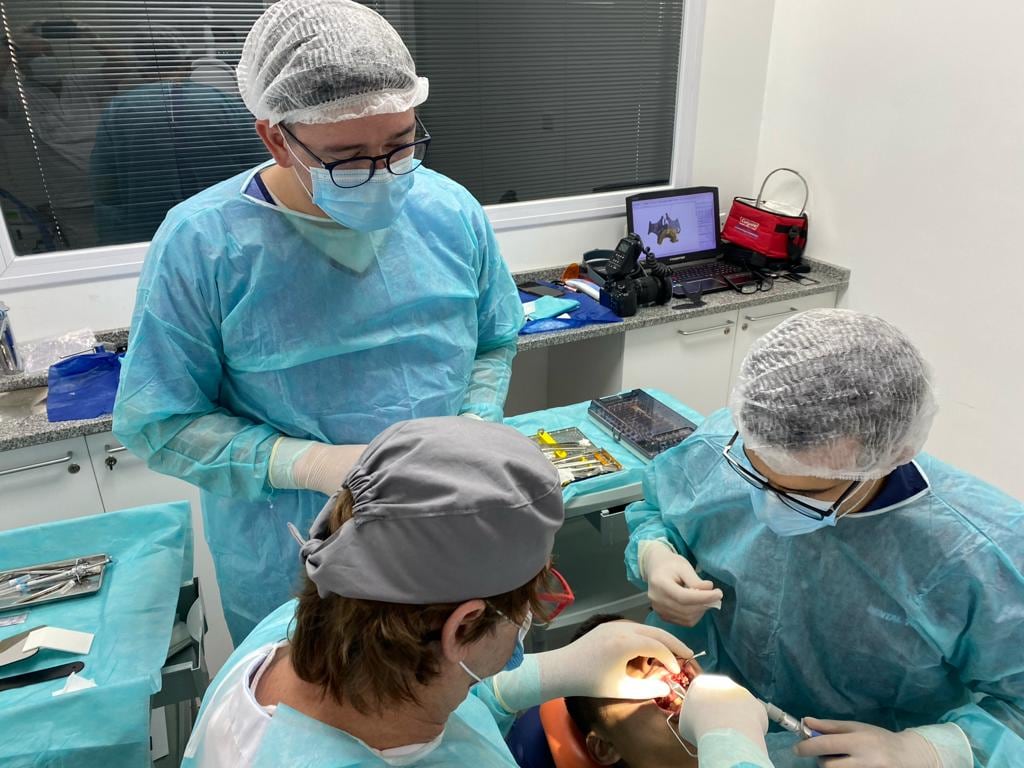 La modalidad sin turno previo generó largas filas en el acceso principal, reflejando la presión sobre el sistema público odontológico