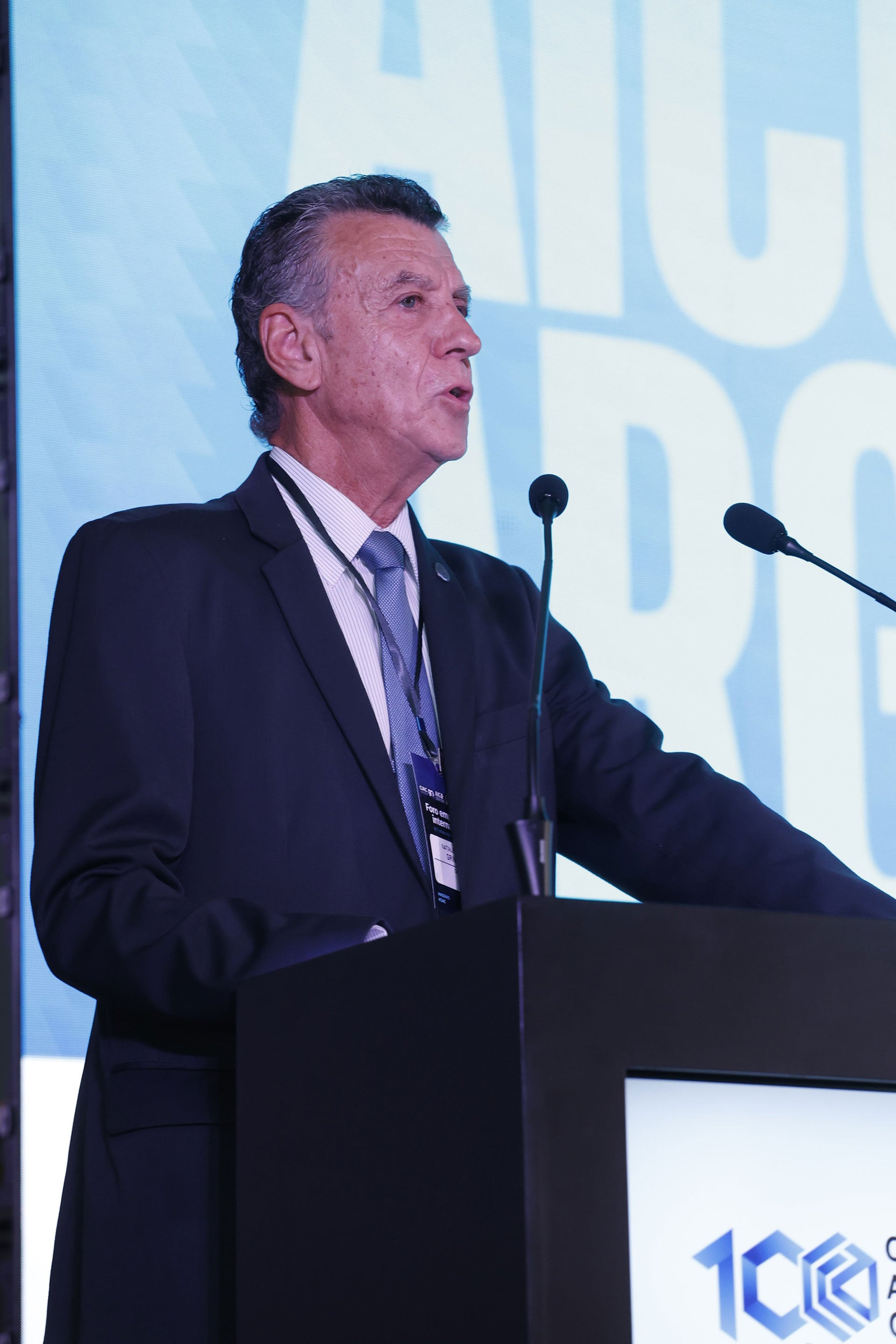 El presidente de la Cámara Argentina de Comercio y Servicios, Natalio Mario Grinman, expresó su respaldo a la reforma y destacó la importancia de la previsibilidad en la contratación