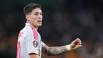 El uruguayo Martín Satriano refuerza