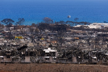 El impacto en la salud mental de los incendios de Maui se extendió más allá de las zonas quemadas y alcanzó a toda la comunidad. (REUTERS/Mike Blake/File Photo)