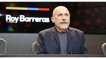 El senador anunció que si en ocho semanas no está vacunada la población vulnerable, citará al ministro Fernando Ruiz.