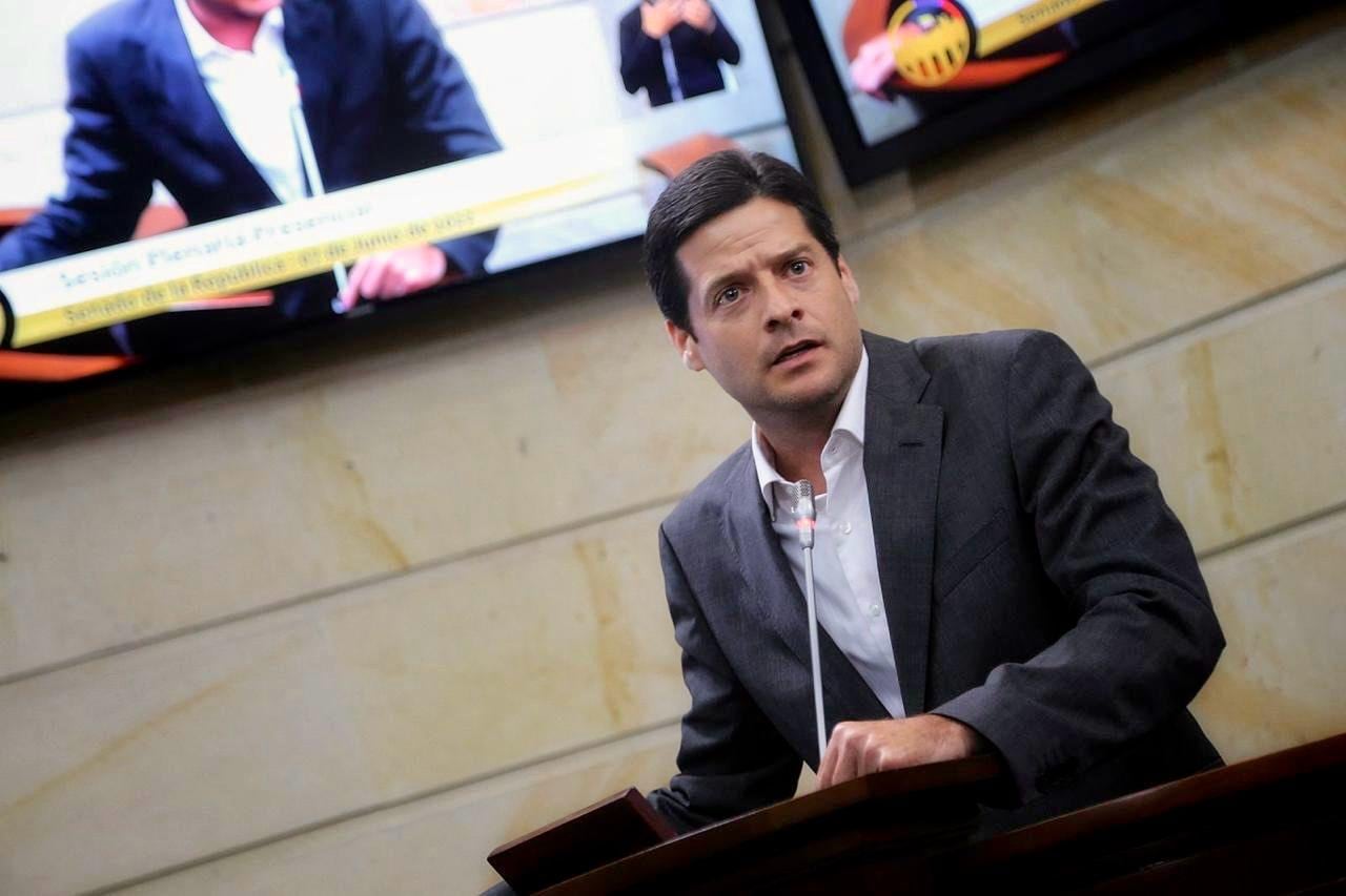 Mauricio Gómez Amín aseguró que deja todas las aspiraciones electorales para permitir la renovación de liderazgos políticos en Colombia - crédito Senado