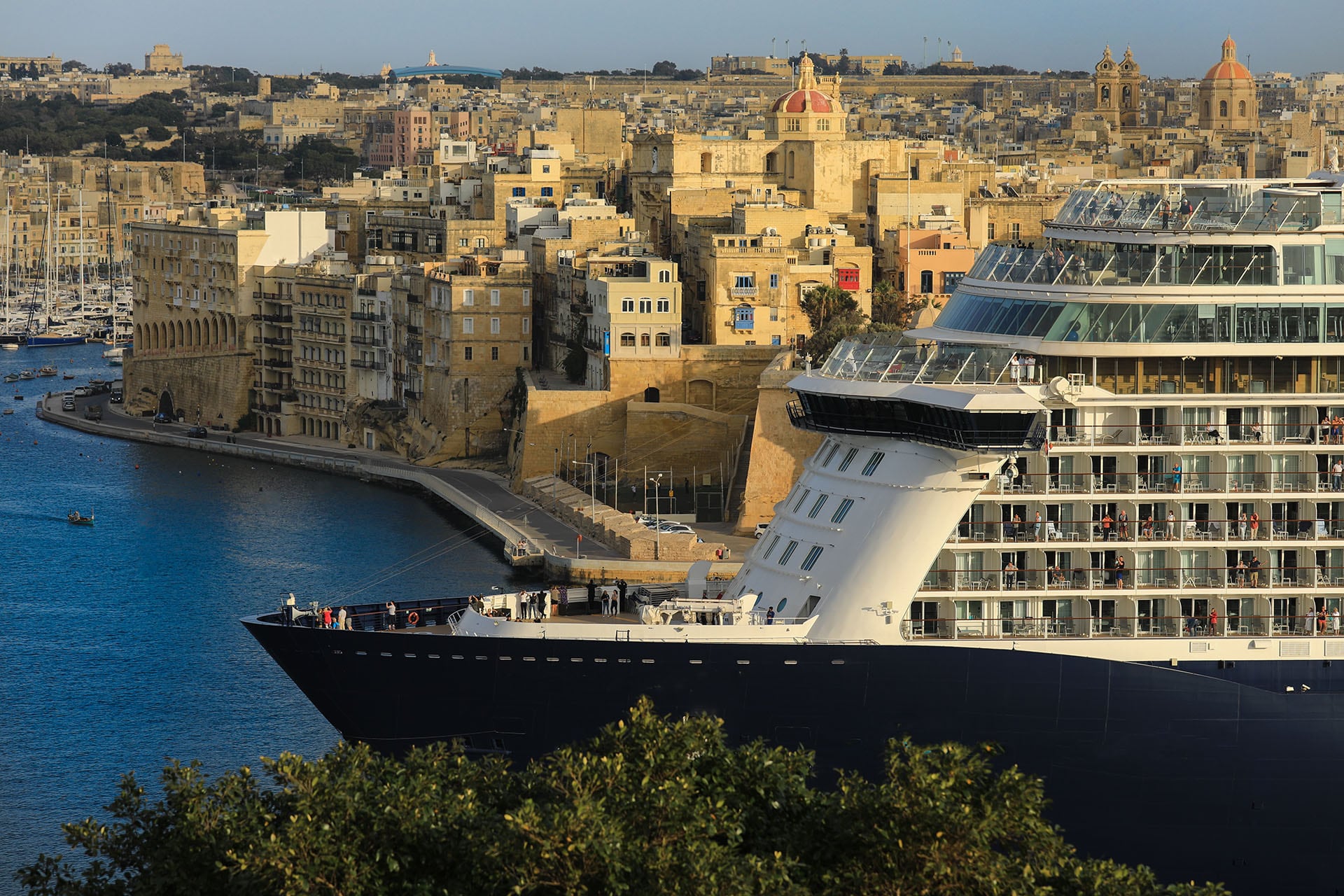 El top ten incluye puertos de Europa, América, Oceanía y Medio Oriente, resaltando la diversidad de destinos