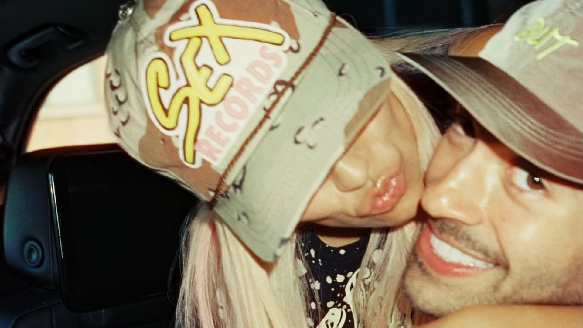 La eliminación del video minutos después de su publicación alimentó rumores sobre un posible lanzamiento especial y teorías sobre una referencia a su relación pasada con Feid - crédito @feid/Instagram