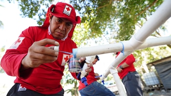 En Candelaria Cuscatlán, una obra con apoyo de la organización estadounidense apunta a asegurar el suministro para familias con escasez, dentro de una intervención que abarca varios caseríos vulnerables (Foto cortesía CRS)