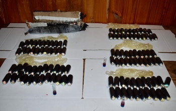 Gendarmería Nacional detuvo a dos personas que viajaban en un remis con 188 cápsulas de cocaína adosadas al cuerpo y en una mochila (GNA)