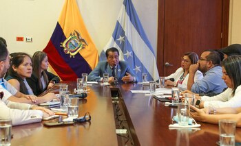 Las autoridades de al menos tres dependencias gubernamentales y estatales realizaron una reunión para tomar acciones frente al "reto clonazepam", difundido en redes sociales, que ya ha afectado a varios niños y adolescentes en Ecuador.