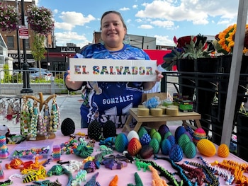 La jornada “The Spirit of El Salvador in London” reunió a público canadiense y de otras nacionalidades con arte y espectáculos en vivo, además de una oferta gastronómica centrada en las pupusas (Foto cortesía Ministerio de Relaciones Exteriores)